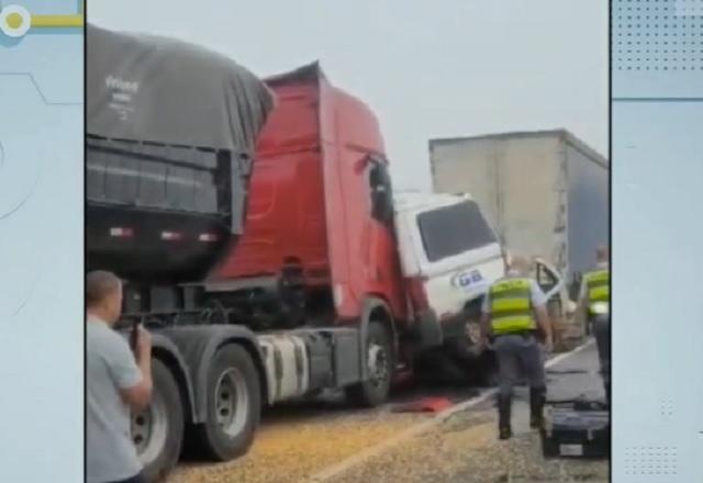 SP: Engavetamento deixa dois mortos e 11 feridos na rodovia Anchieta