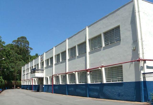 Adolescentes esfaqueados em ataque a escola estão na UTI, em MG