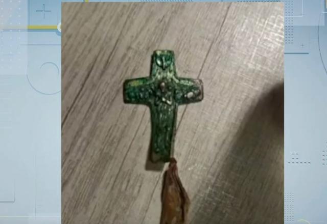 Padre é baleado durante assalto e tiro atinge crucifixo