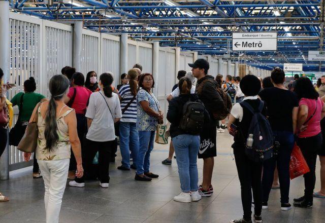 Funcionários do Metrô de SP paralisam a operação das linhas 1-Azul, 3-Vermelha e 15-Prata