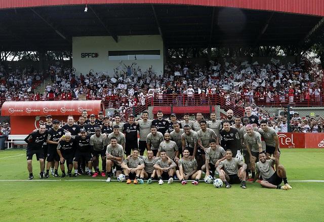 São Paulo realiza treino aberto a jovens carentes neste Dia das Crianças 