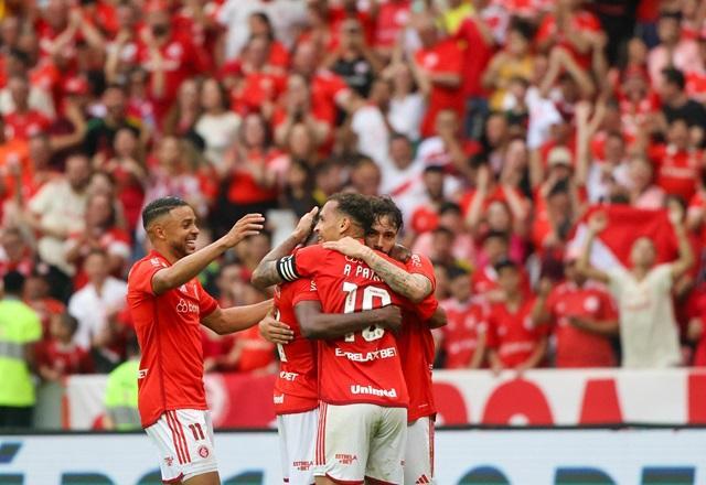 Goleada do Internacional contra Santos é a maior da história do confronto