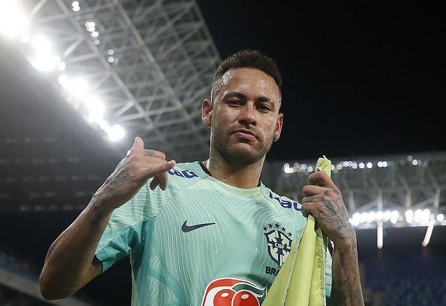 Neymar critica página não midiática que posta sobre ele: "Fake news" 