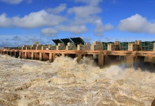 Usina Hidrelétrica de Santo Antônio (RO) retoma operações