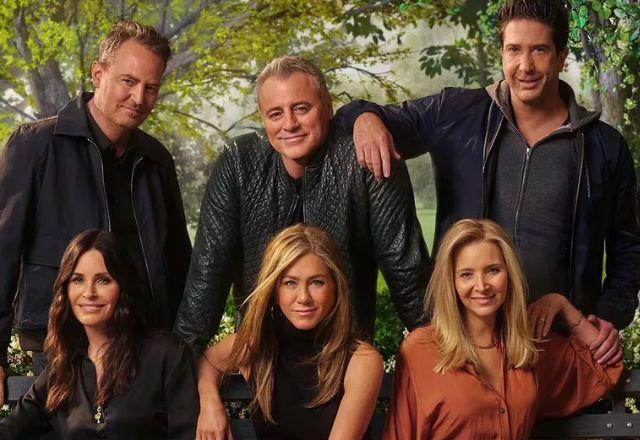 Atores de 'Friends' divulgam nota sobre Matthew Perry: "Estamos devastados"