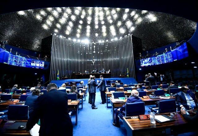 SBT News na TV: Senado aprova texto da Reforma Tributária; PF prende supostos membros do Hezbollah