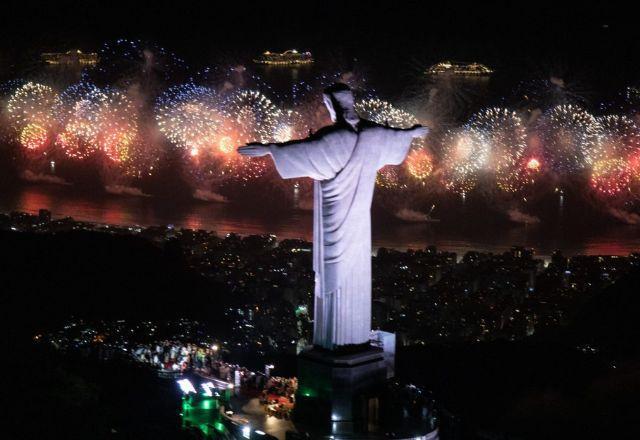 Prefeitura do RJ divulga atrações para Réveillon 2024 em Copacabana