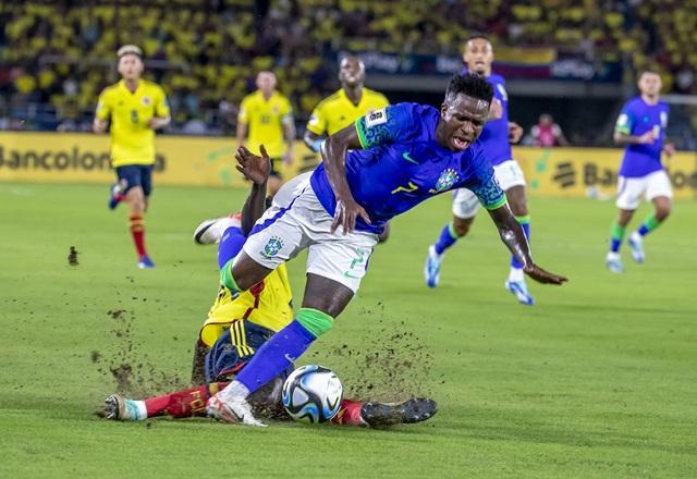 Exame aponta lesão e Vinicius Junior está fora de Brasil x Argentina