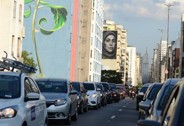 Rodízio em SP é suspenso por causa de paralisação de ônibus