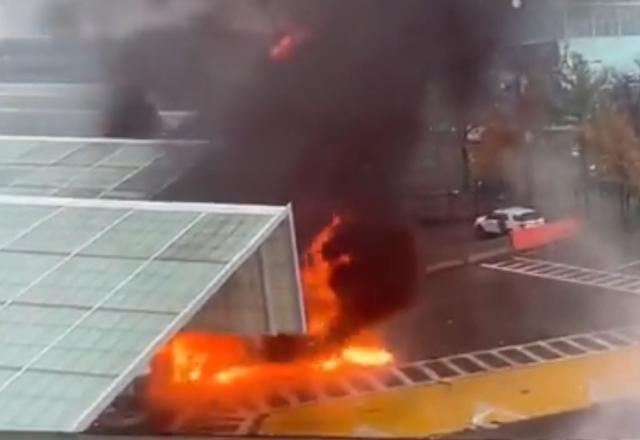 Carro explode em posto de controle na fronteira dos EUA com Canadá