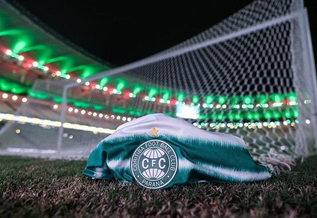 Coritiba perde para o Fluminense e é matematicamente rebaixado para Série B