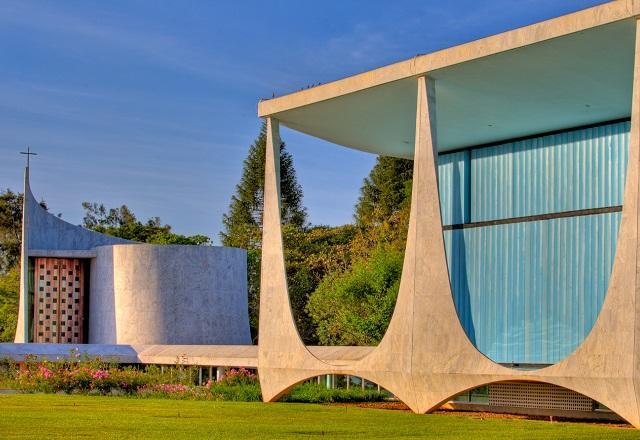 Lula se reúne com Flávio Dino no Palácio da Alvorada