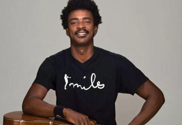 Seu Jorge recebe título de Embaixador da Cultura Brasileira