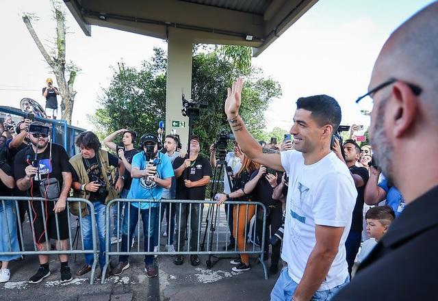 Suárez se despede do futebol brasileiro: "Obrigado pelo respeito e carinho"