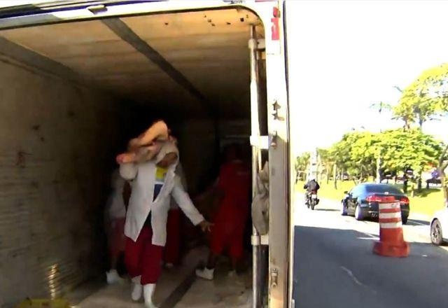 Caminhão tomba na Marginal Tietê e multas aplicadas na manhã desta 4ª serão anuladas