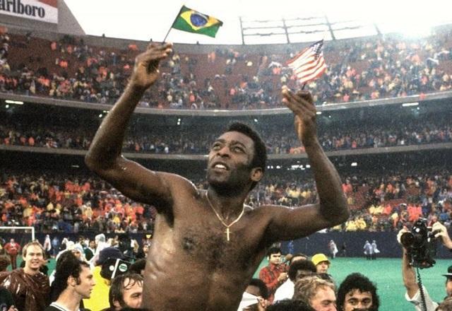 Um ano da morte de Pelé: veja homenagens ao Rei do Futebol