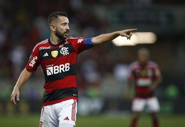 Mercado da bola: Everton Ribeiro analisa propostas de Flamengo e Bahia