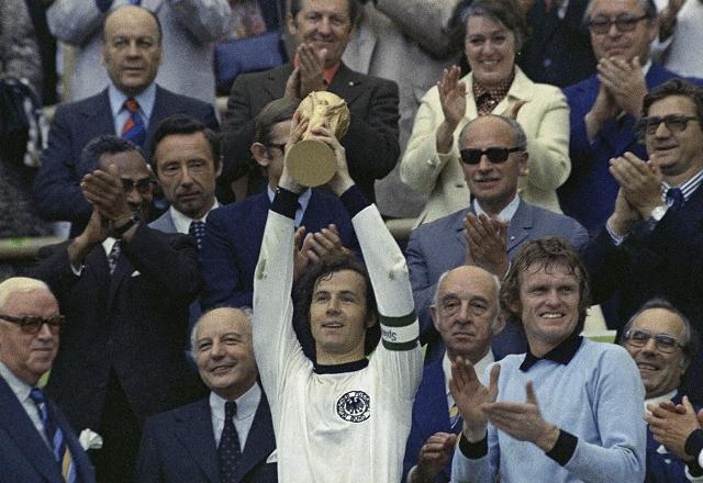 Mundo do futebol lamenta morte de Franz Beckenbauer