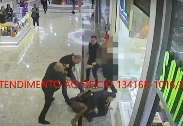 Vídeo mostra vice do Flamengo, Marcos Braz, agredindo entregador em shopping