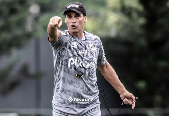 Santos sofre transfer ban por dívida com técnico Fabián Bustos