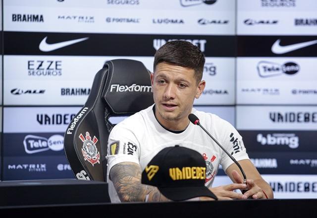 Garro comemora já poder estrear e exalta Corinthians: "Um dos maiores do Brasil"