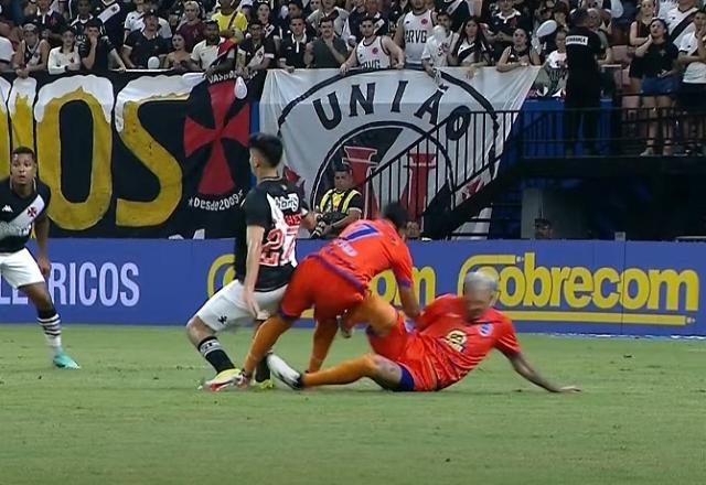 VÍDEO: jogador do Audax sofre fratura na perna e deixa gramado de ambulância