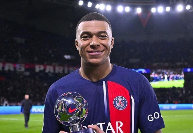 Mbappé assina pré-contrato com Real Madrid, diz jornal espanhol