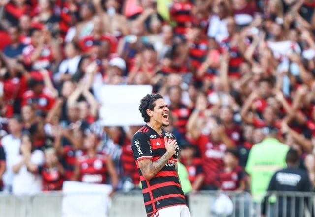 Flamengo bate Flu, assume liderança e fica perto do título da Guanabara