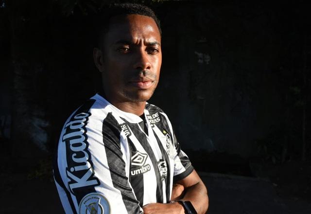 STJ decide que Robinho pode cumprir pena no Brasil por estupro coletivo