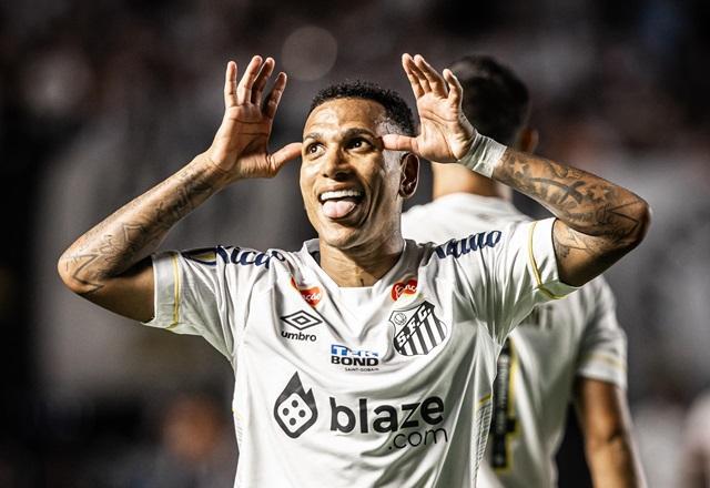 Santos vence Palmeiras e abre vantagem na final do Paulistão