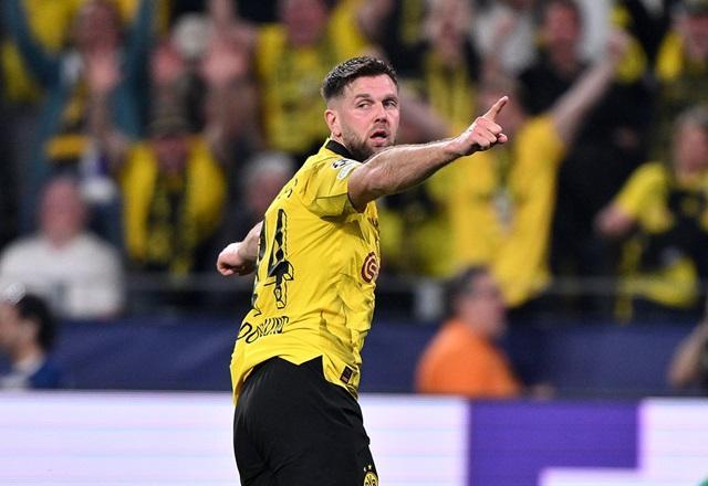 Borussia Dortmund vence PSG e sai na frente na ida da semifinal da Champions