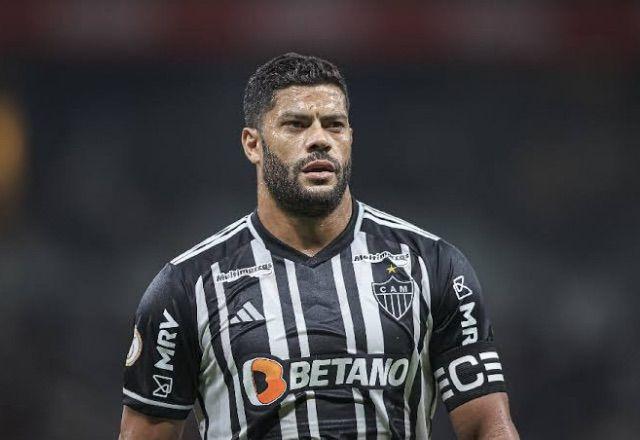 Hulk fala que VAR manda no futebol brasileiro: "Tem que ter responsabilidade"