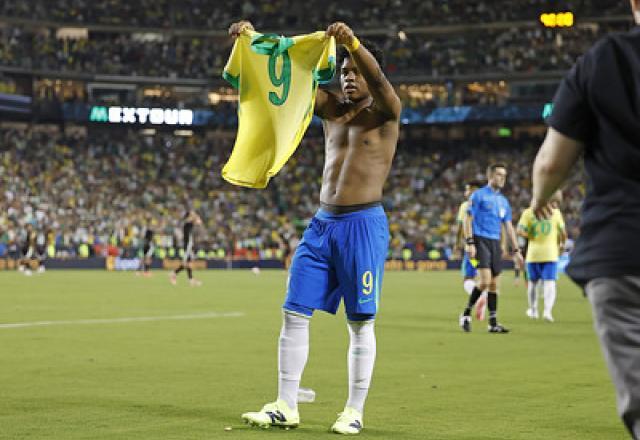 Endrick brilha e Brasil vence o México em amistoso antes da Copa América