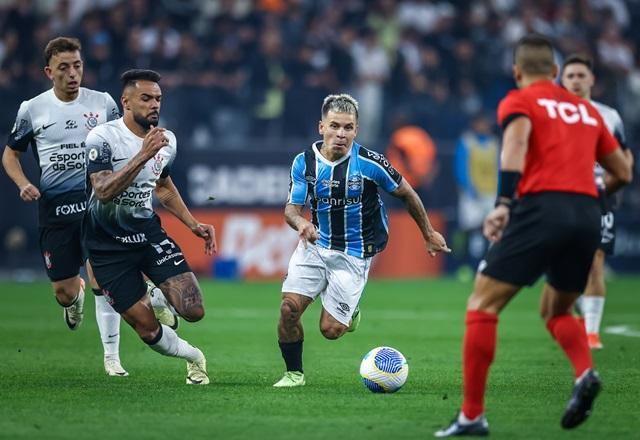 Grêmio protesta contra arbitragem de partida com Corinthians: "Pedimos justiça"