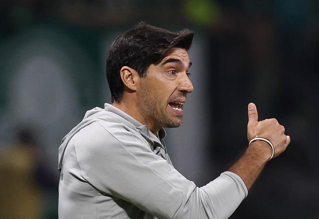 Abel Ferreira lamenta lesão de Estêvão e admite: "Estamos em mau momento"