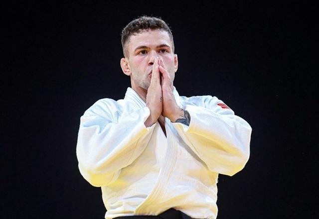 Judoca Willian Lima garante prata e é primeiro medalhista brasileiro em Paris